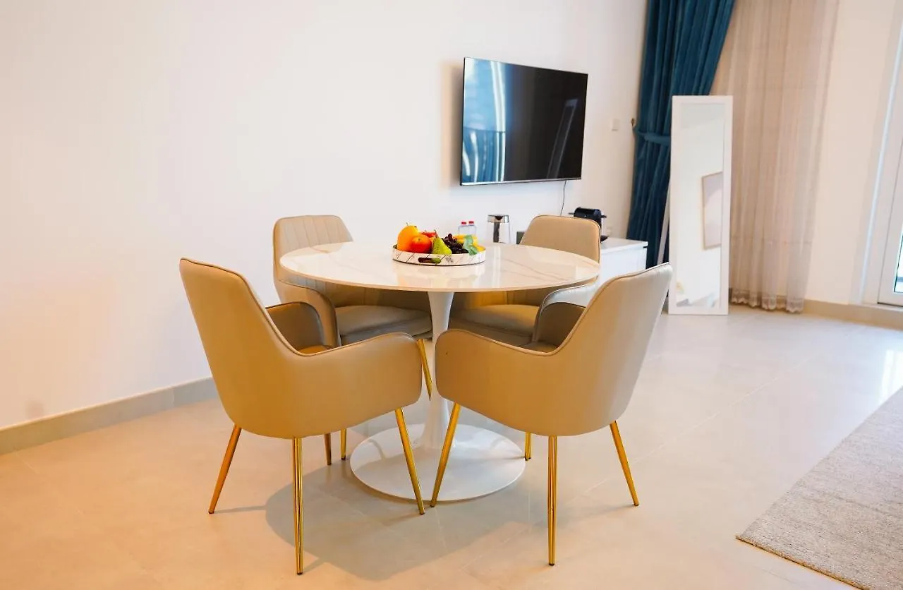 Apartment Citihome-1Br With Large Living Room In Creek Horizon Dubai