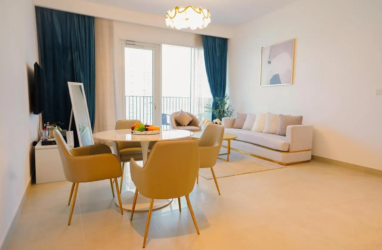 Citihome-1Br With Large Living Room In Creek Horizon Dubai Apartment