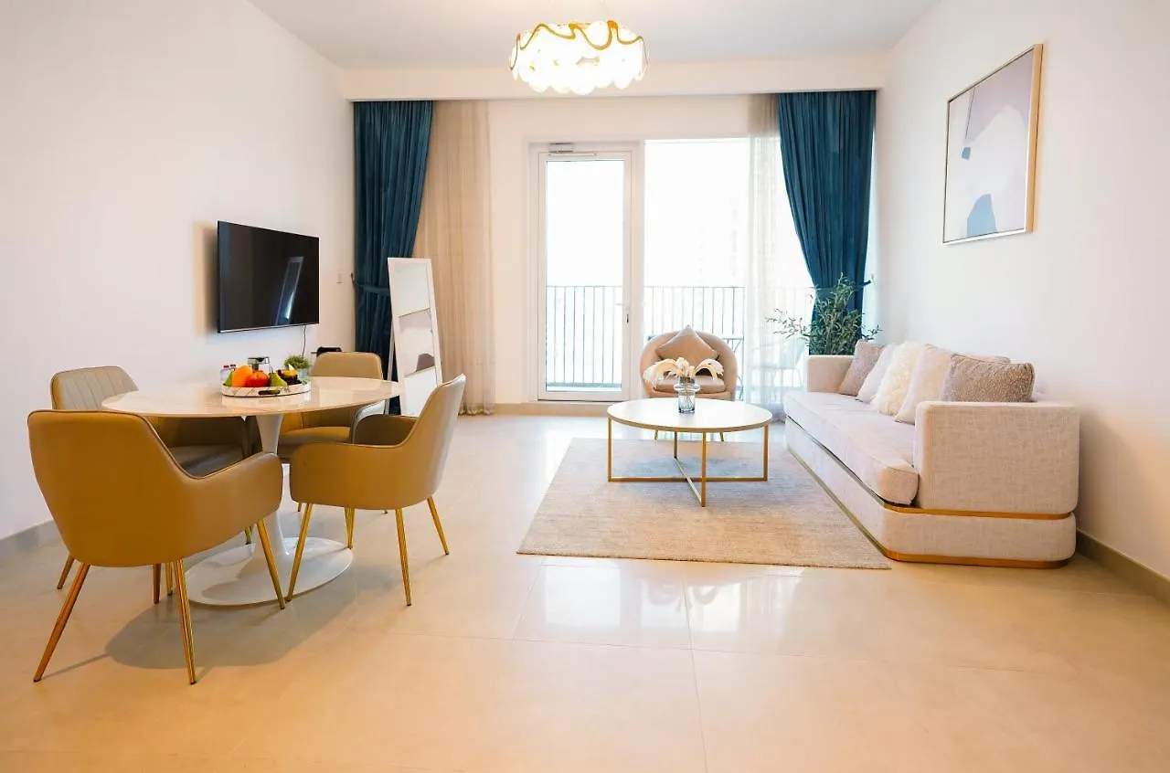 Apartment Citihome-1Br With Large Living Room In Creek Horizon Dubai