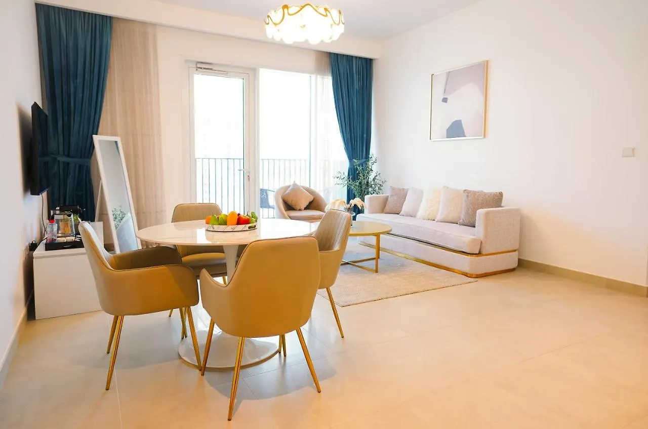 Citihome-1Br With Large Living Room In Creek Horizon Dubai