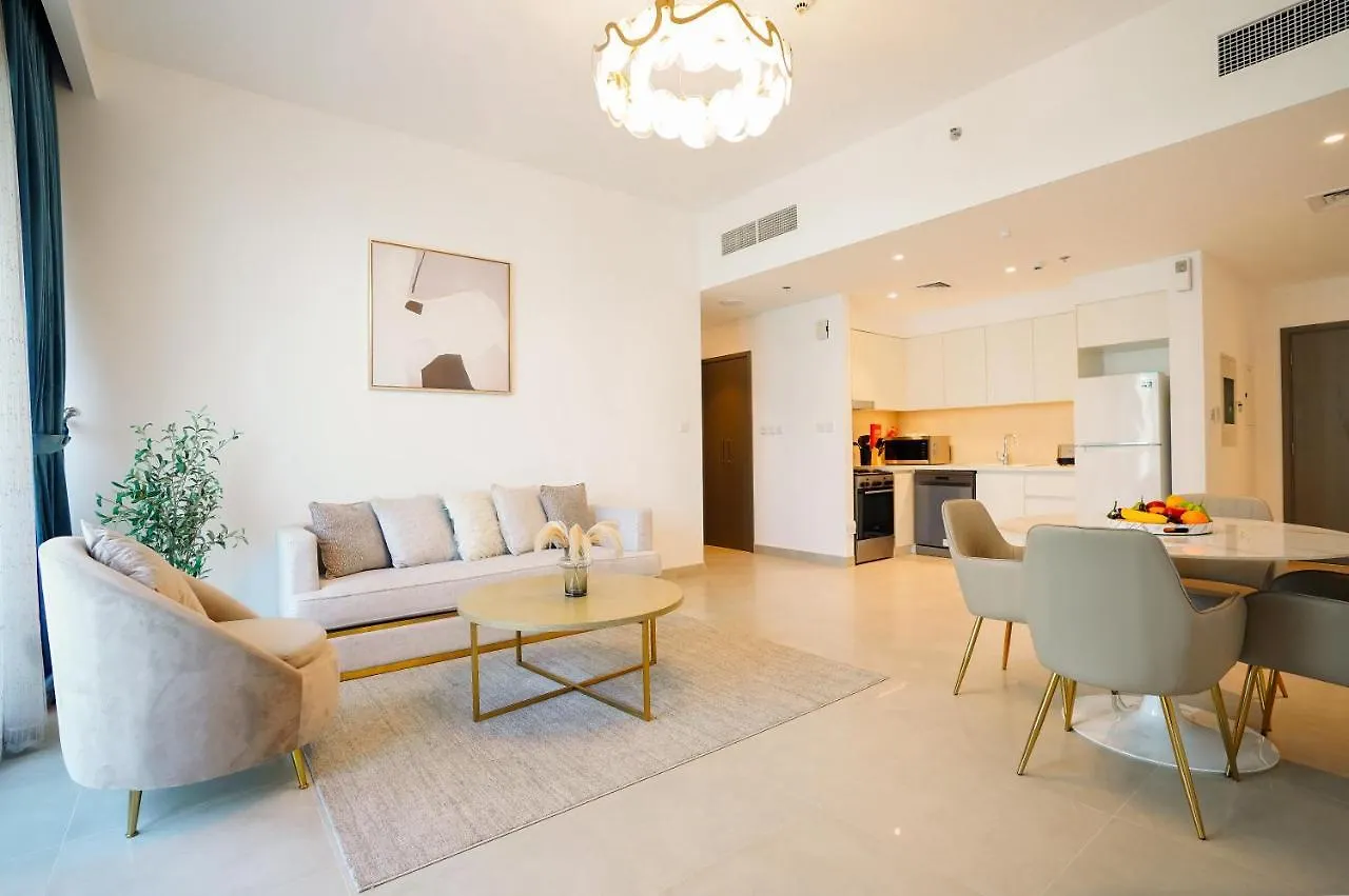 Apartment Citihome-1Br With Large Living Room In Creek Horizon Dubai