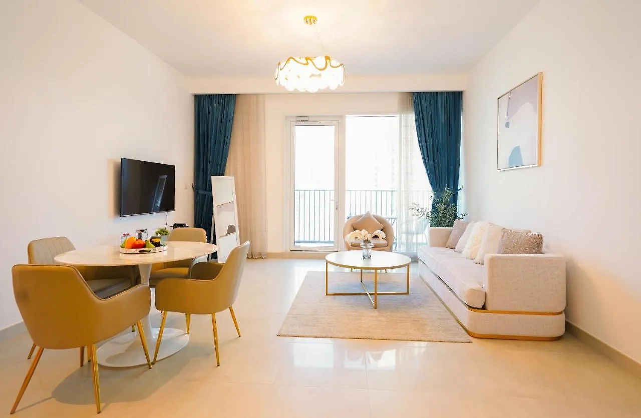 Citihome-1Br With Large Living Room In Creek Horizon Dubai