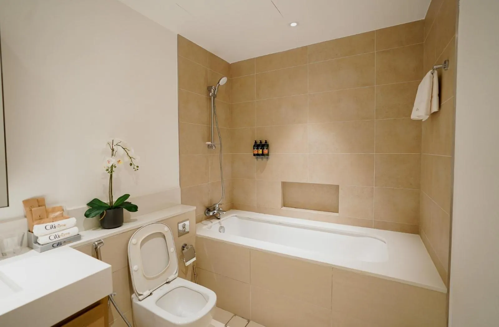 Citihome-1Br With Large Living Room In Creek Horizon Dubai 0*,  United Arab Emirates